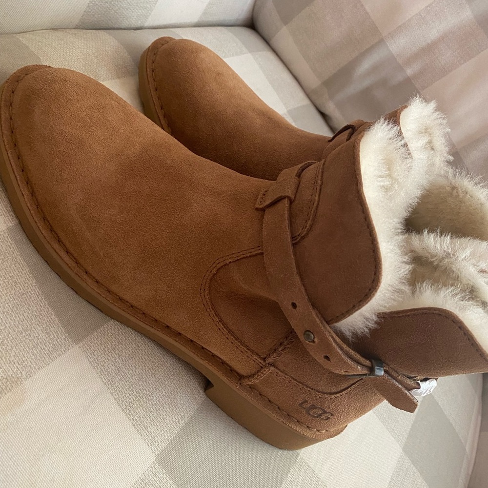 NWT Ugg Elisa booties size 9.5